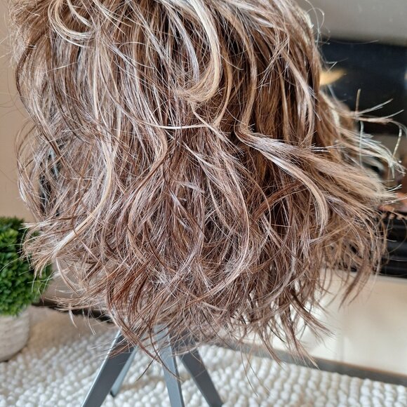 Belle Tress heat friendly wig - Picture 3 of 11